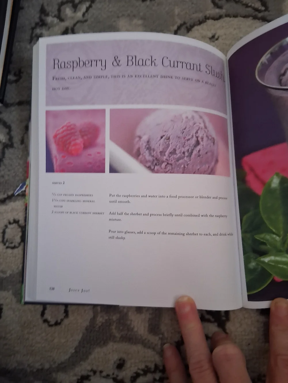 100 Best Smoothies & Juices Cookbook - Pink Cover